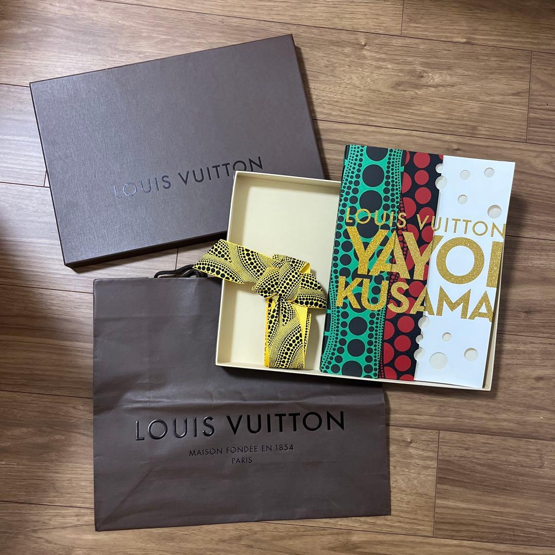 草間彌生Louis Vuitton × Yayoi Kusama 限定 ブック LOUIS VUITTON - YAYOI KUSAMAルイ・ヴィトン 草間彌生 - 古本買取 2手