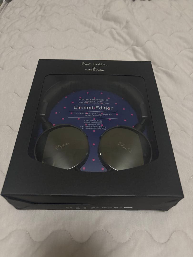 Paul Smith x audio-technica 限定ヘッドフォン Paul Smithとオーテクのコラボヘッドフォン。全世界500台限定で32,400