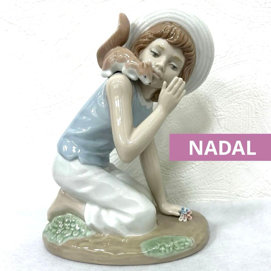 【美品】NADAL 陶器人形 リスに囁く少女 NADAL>ナダル 陶器人形 リスに囁く少女 - メルカリ