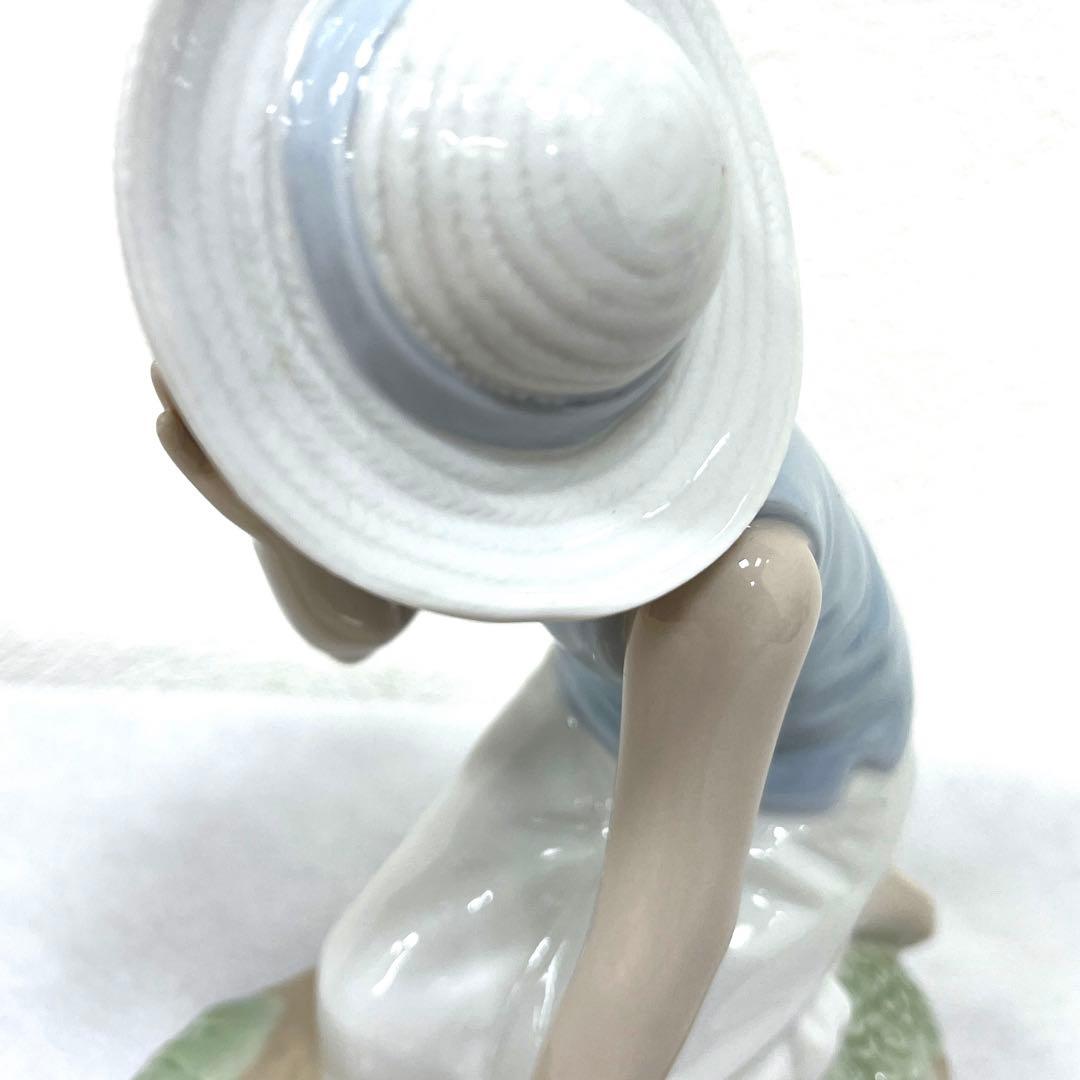 【美品】NADAL 陶器人形 リスに囁く少女 NADAL>ナダル 陶器人形 リスに囁く少女 - メルカリ