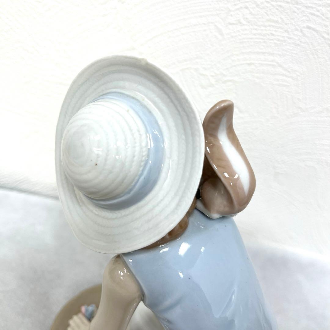 【美品】NADAL 陶器人形 リスに囁く少女 NADAL>ナダル 陶器人形 リスに囁く少女 - メルカリ