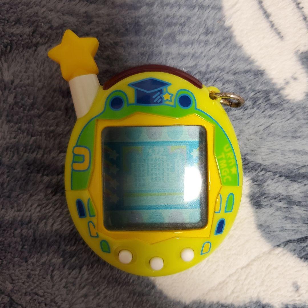 ウラじんせーエンジョイ！たまごっちプラス ウラたまかえる バンダイ 商品・サービスサイト | ウラじんせーエンジョイ！たまごっち