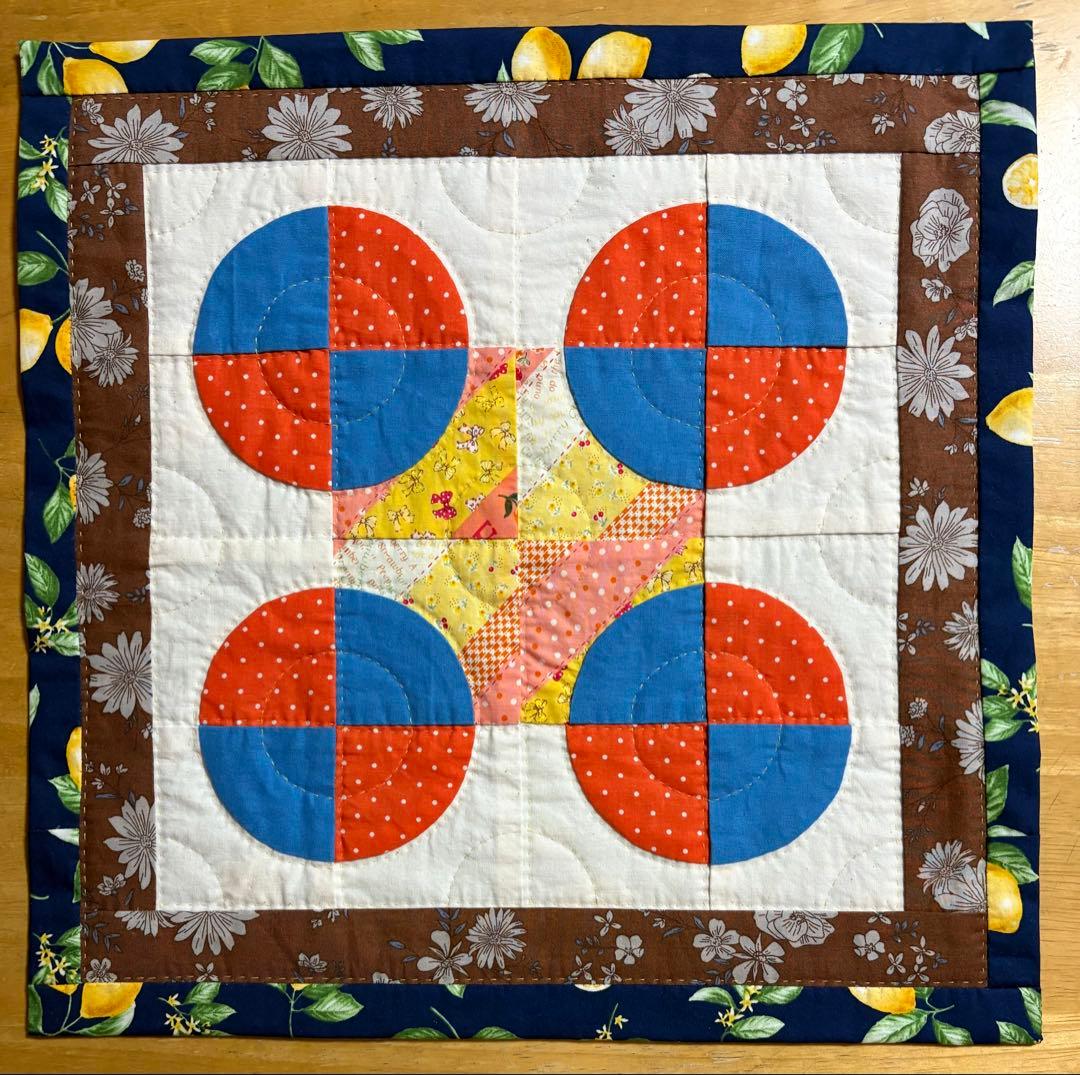 値下げ ハンドメイド パッチワークキルト オレンジとブルーの