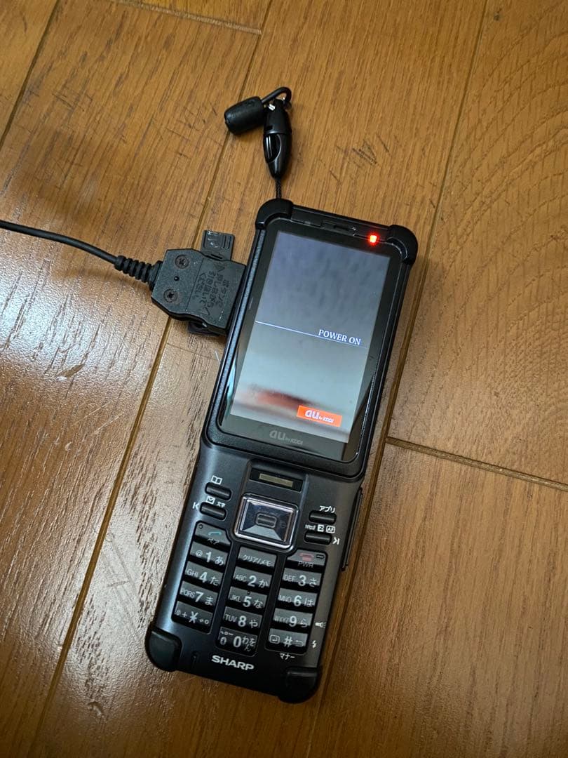 au SHARP E05SH ブラック 携帯電話 警察もどき仕様 充電器付 au SHARP E05SH ブラック 携帯電話 警察もどき仕様 充電器付 - メルカリ