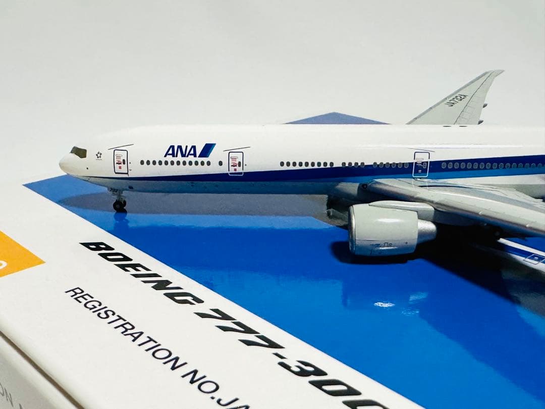 全日空商事 1/400 ANA 777-300ER NH40013 - メルカリ