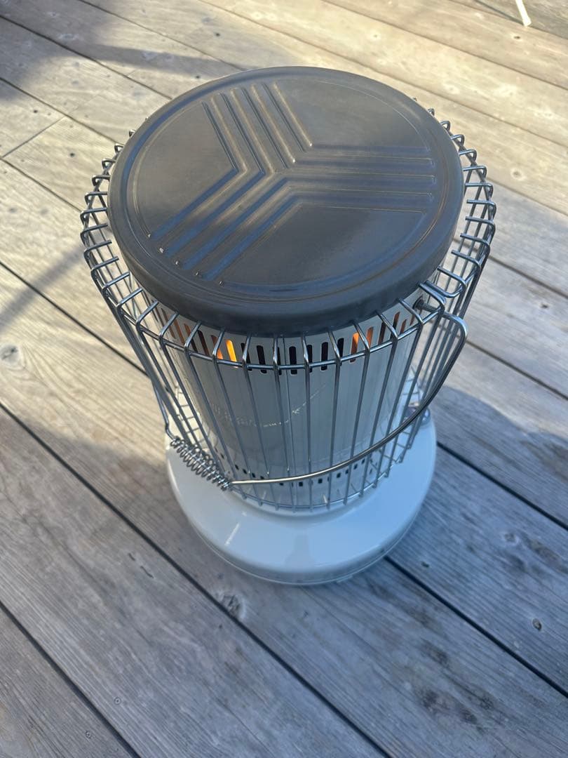 タカチャン様専用 2022年製 トヨトミ 石油ストーブ KS67HW おまけ付き