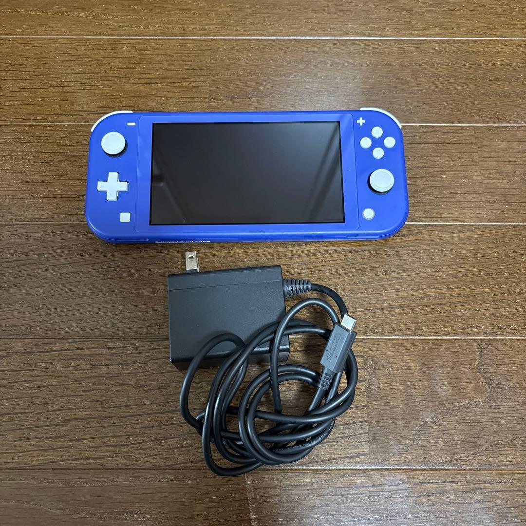 Nintendo Switch Lite 青 本体 充電器付き - メルカリ