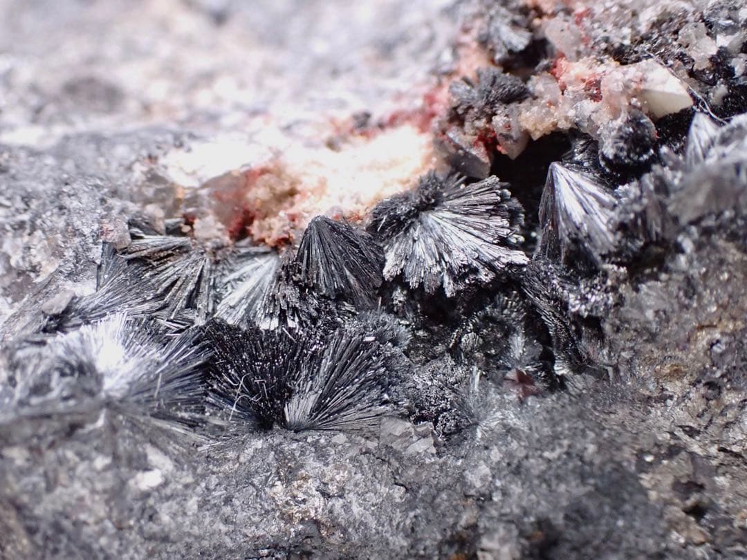 紅安鉱、自然アンチモン他 カナダ