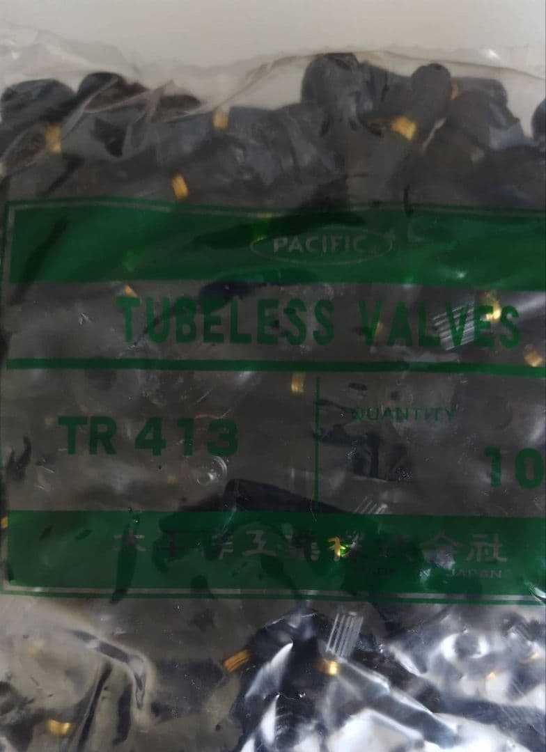 【新品未開封】太平洋工業チューブレスバルブTR413 　3袋（300個） 新品未開封】太平洋工業チューブレスバルブTR413 3袋（300個