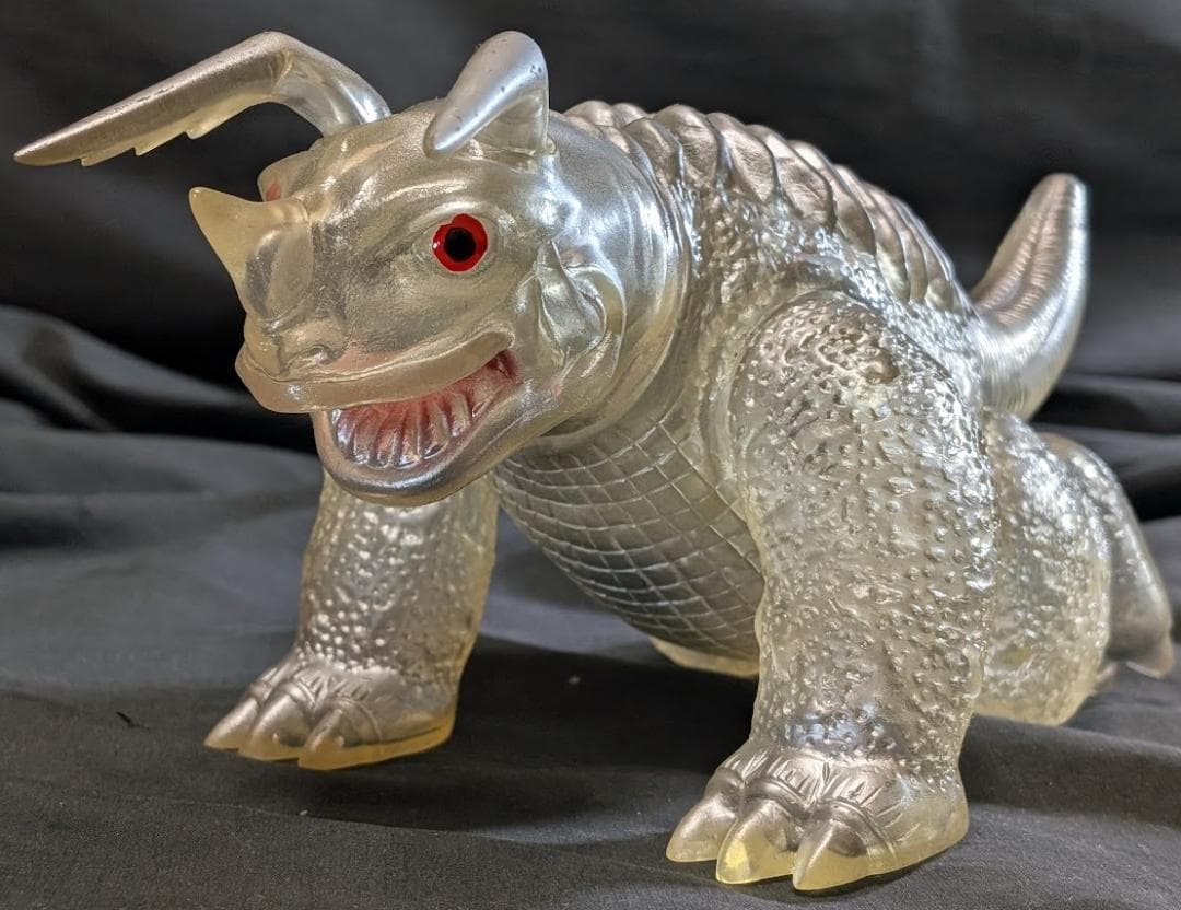 透明ネロンガ 四足（マルサン）クリア成型ソフビフィギュア ヨドバシカメラ限定】ウルトラ怪獣シリーズ EX ネロンガ クリアVer