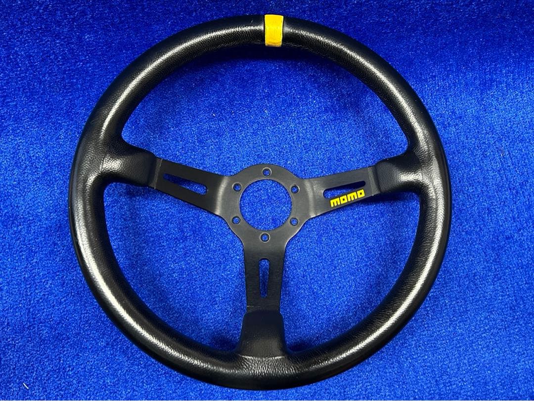 正規品 MOMO モモ ステアリング ブラック 35 MOMO（モモ） ステアリング RACE NOTO BLACK/GOLD 35 350mm レース