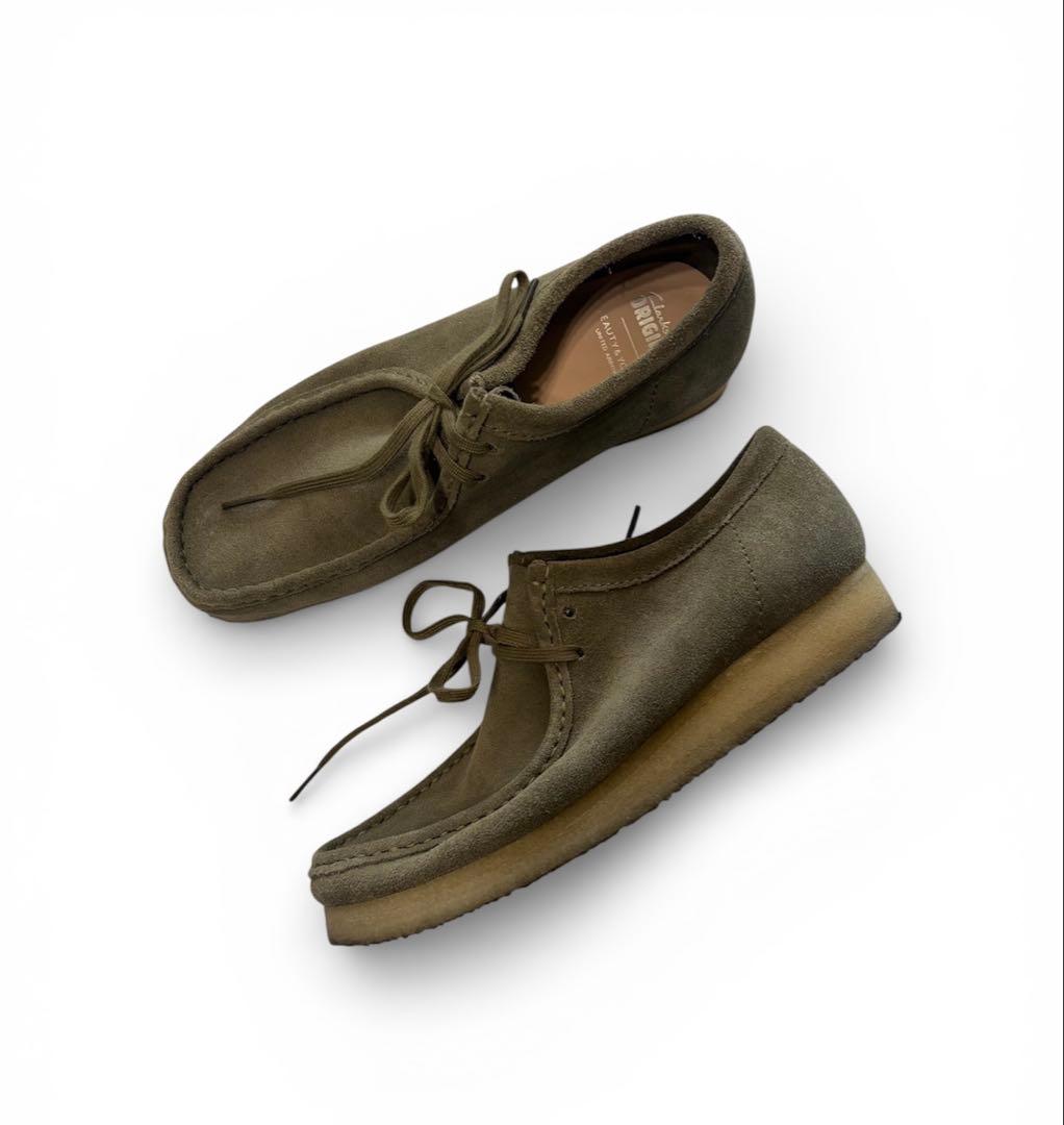 クラークス ビューティーアンドユース 別注モデル カーキ ワラビー