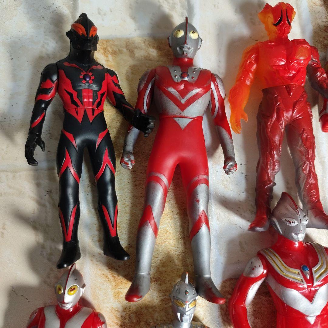 ウルトラマン ソフビ 17体まとめ売り - メルカリ