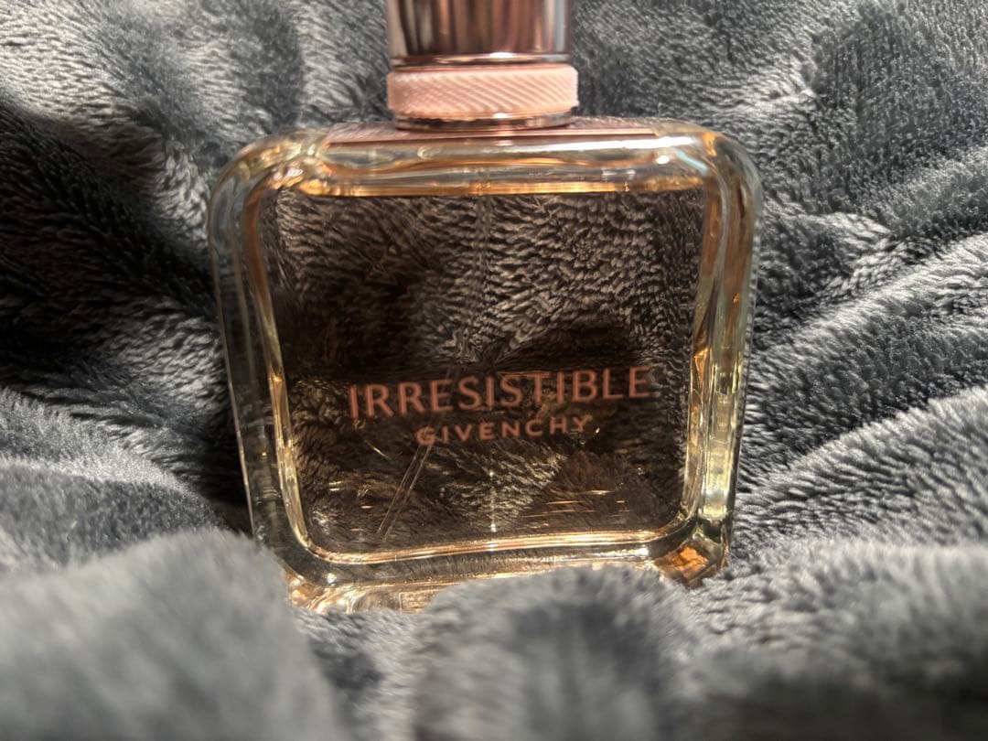 GIVENCHY IRRESISTIBLE 香水 50ml - メルカリ