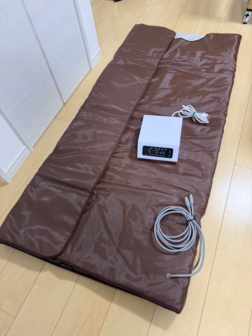 【美品】MOCO ヒートマット ゲルマニウム 遠赤外線 岩盤浴 サウナ 岩盤浴遠赤外線ヒートマットの通販情報 - エステ用品、エステ機器の