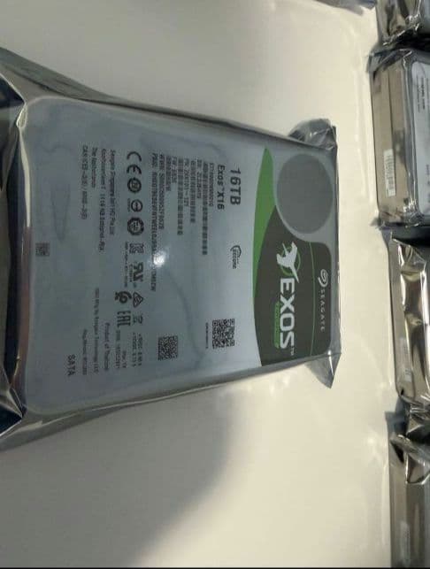Seagate Exos X16 16TB 稼働時間極小 Amazon.com: ST16000NM001G 16TB HDD Exos X16 7200 RPM 512e/4Kn SATA