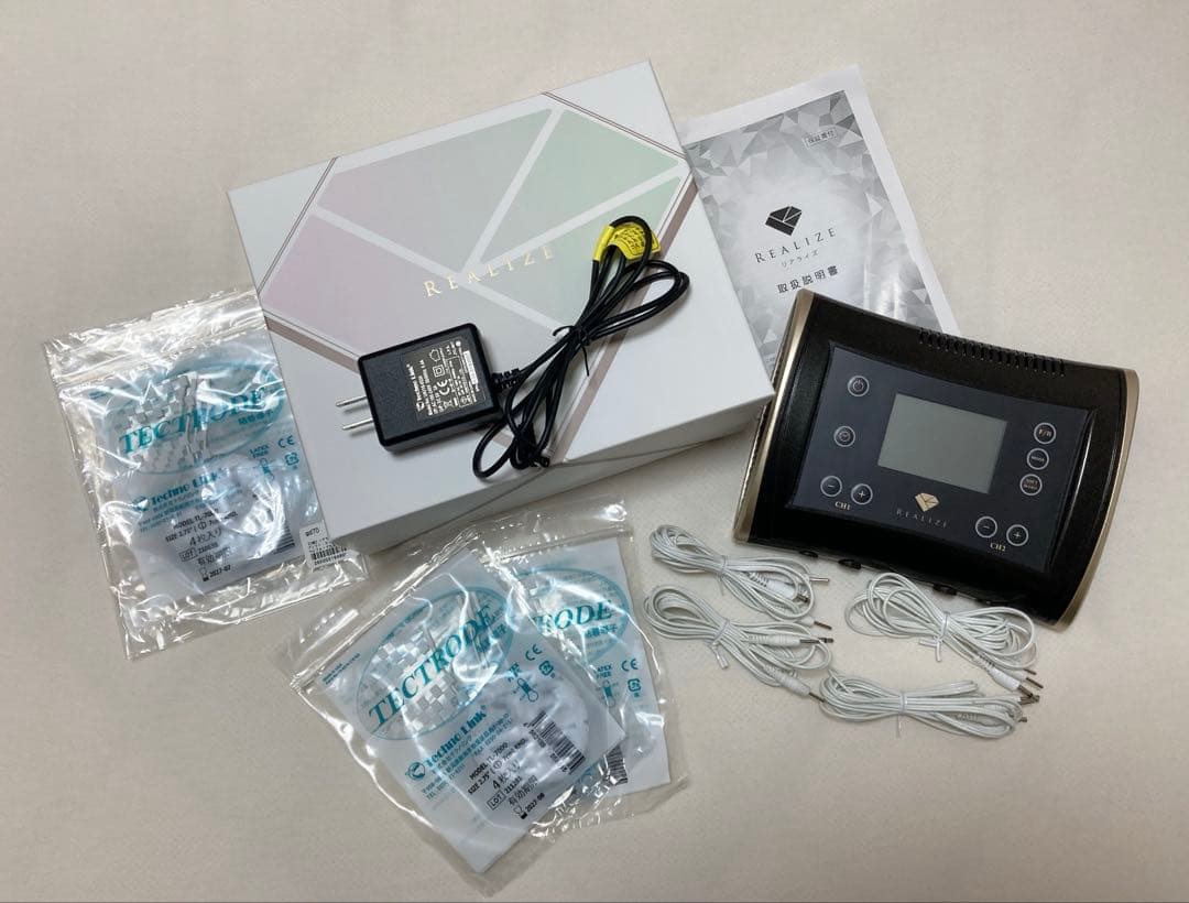 かぴ（美品/パッド付き）リアライズ　スリムビューティハウス リアライズ・シェイプリフト・スリムキューブ、ベルフォーマ用 丸型