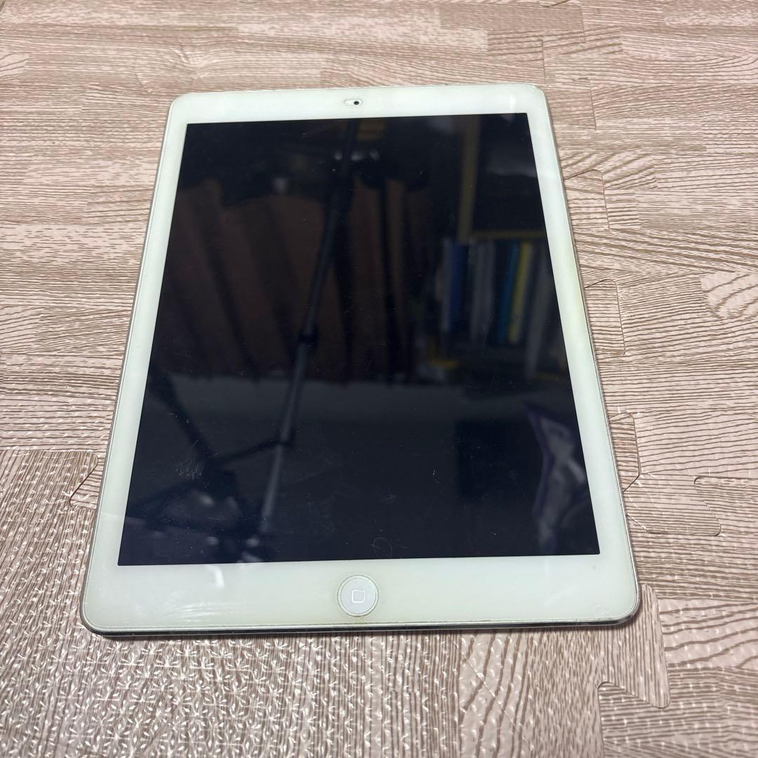 iPad airシルバー 本体 iPad Air Wi-Fiモデル 256GB - シルバー （第3世代） [整備済製品