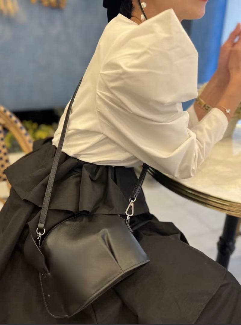 新品・人気】エルドット ウサギ レザー ポーチ ショルダー バッグ 黒