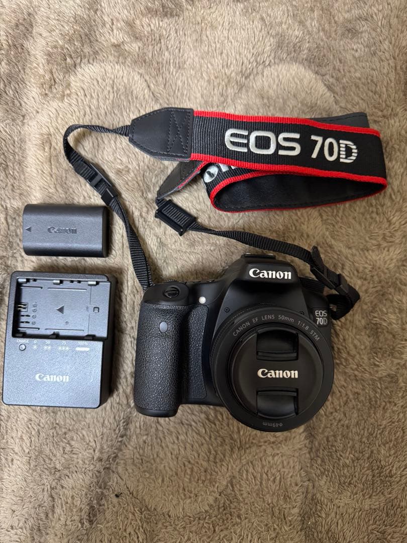 Canon EOS70D ボディ ➕ 単焦点レンズ(50mm)のセットです EOS キヤノン Canon 70D EF 50mm 1.8 II 単焦点 レンズセット デジタル