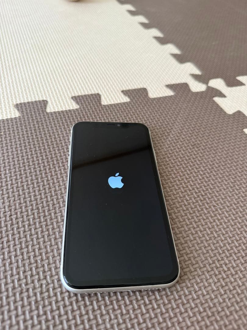 Apple iPhone 11 ホワイト 本体 バッテリー容量91%