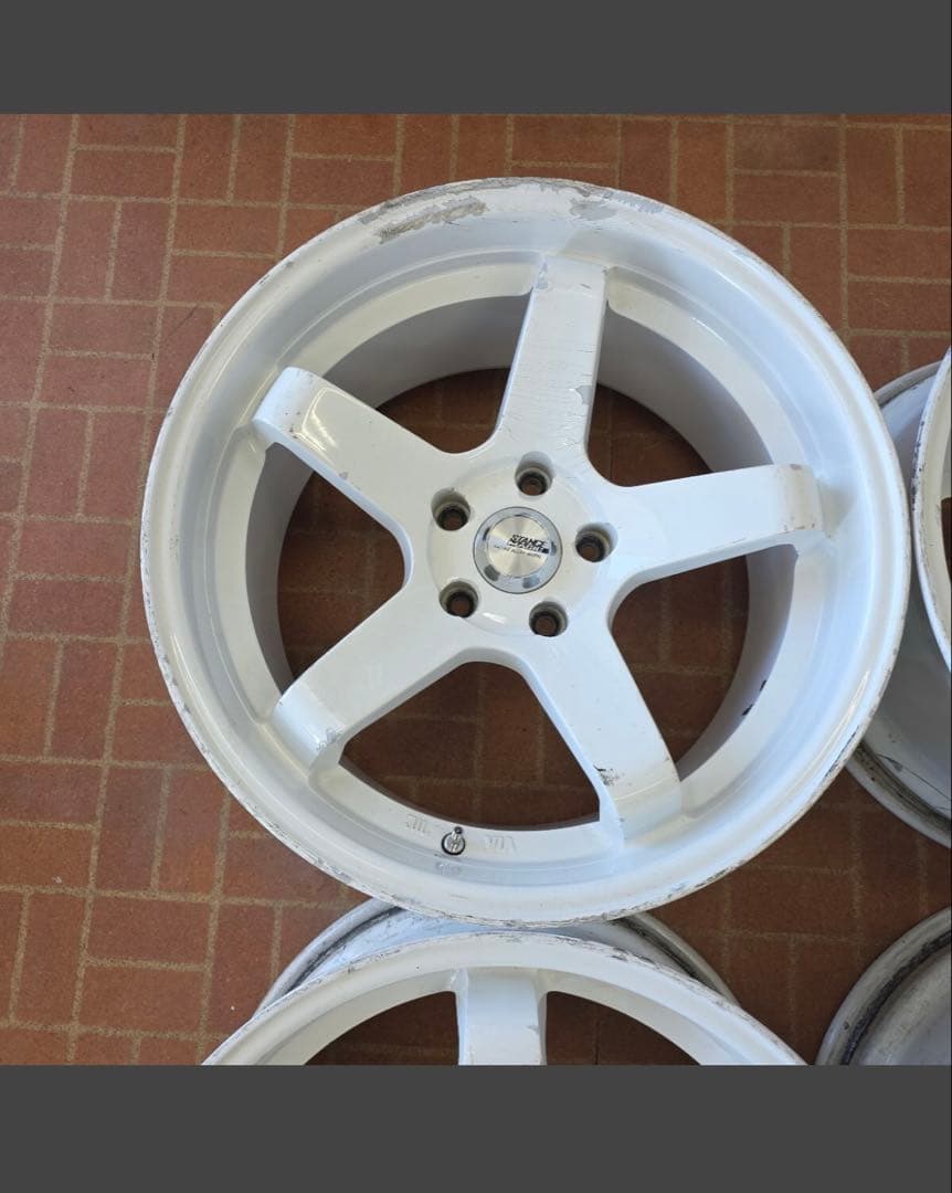 スタンスマジック　ホワイト 18インチ 9.5j 114.3 5穴ジャンク