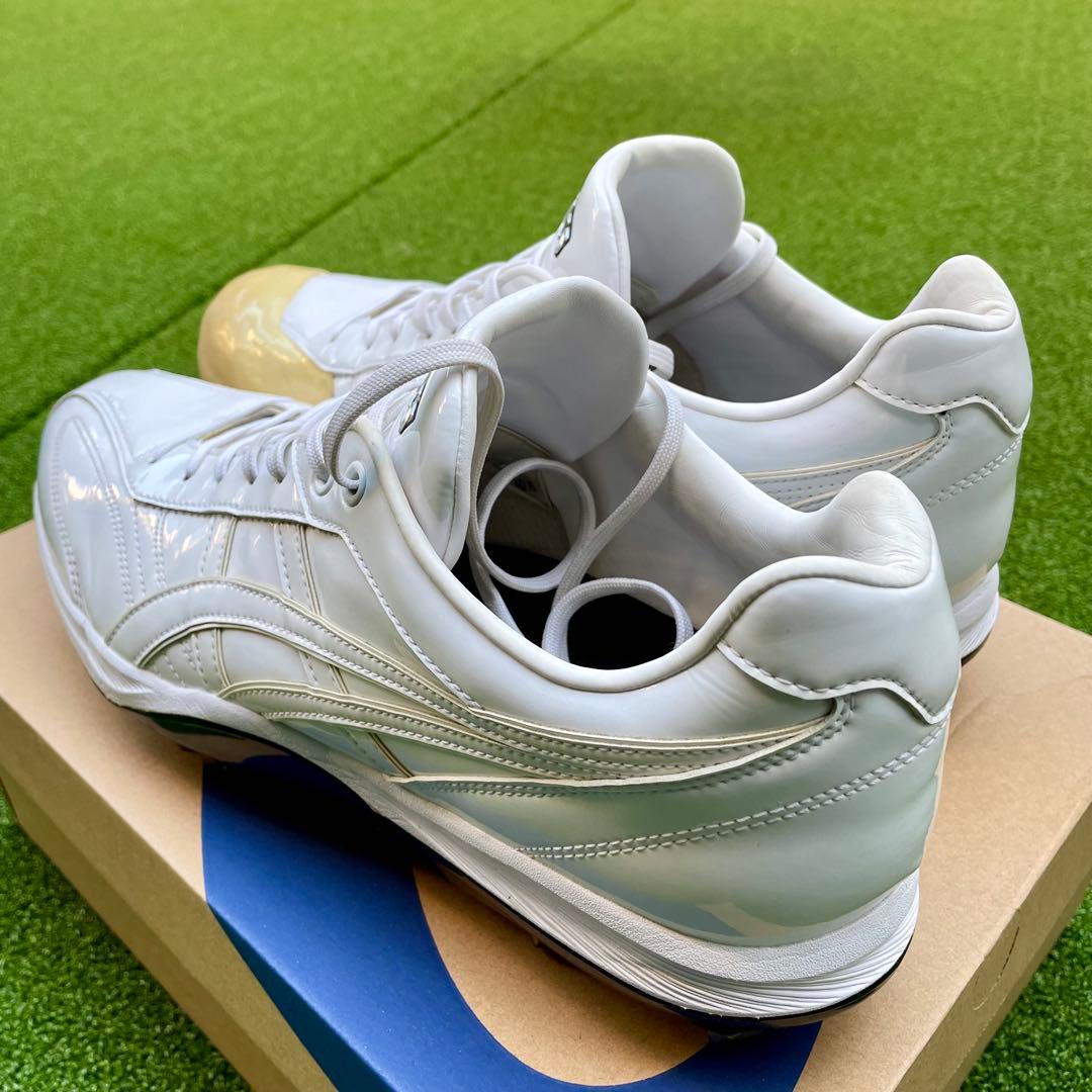 asics オーダースパイク白 (投手用)30.5cm (未使用インソール付き)