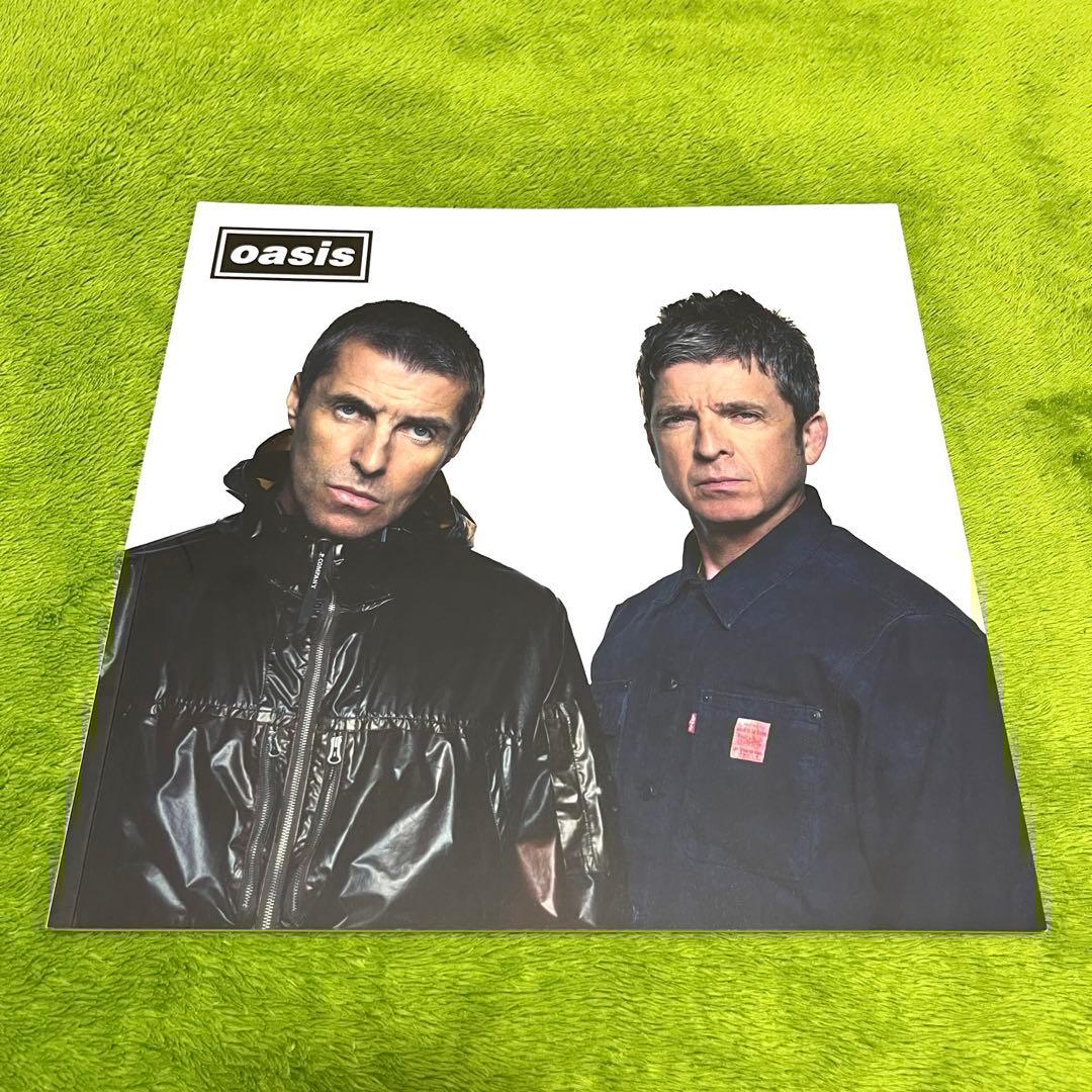 未読品】oasis live'25 公式パンフレット - メルカリ