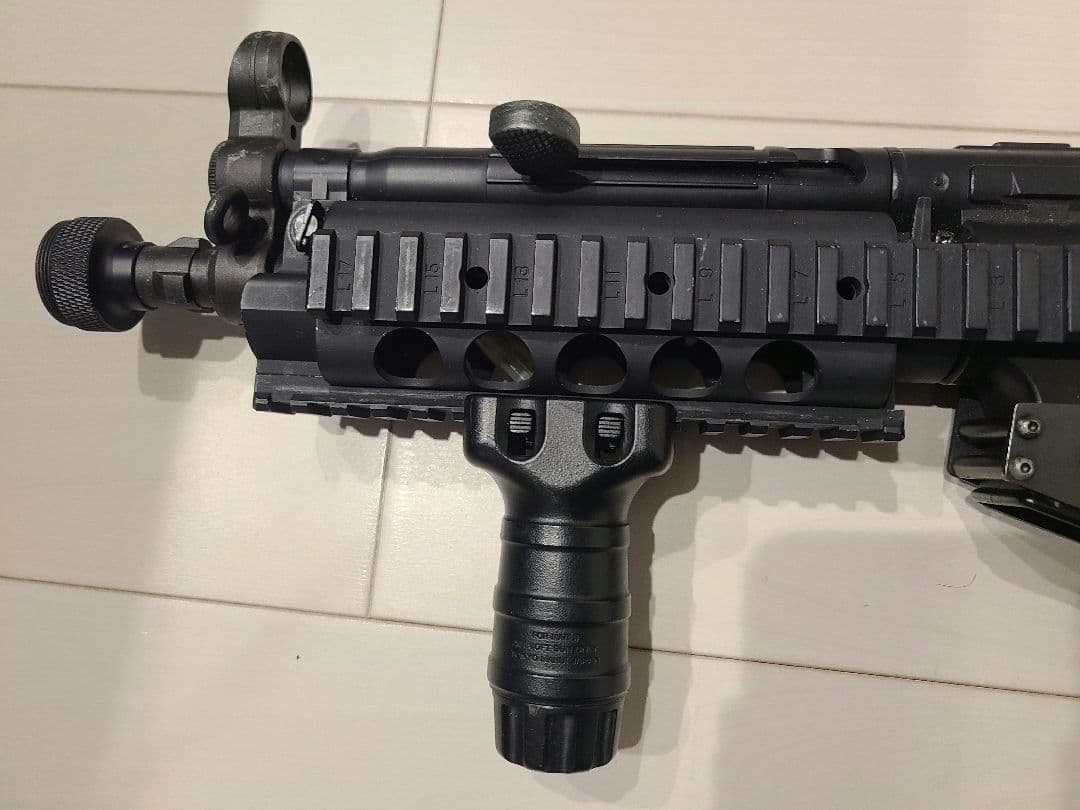 東京マルイ 化粧箱無し mp5 32569 kal.9mm×19 付属品あり - メルカリ