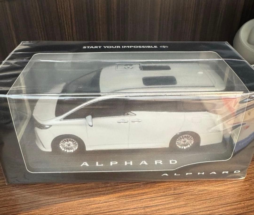 40系アルファード 1/30 スケール 非売品】新型アルファード 40系 1/30スケール - メルカリ