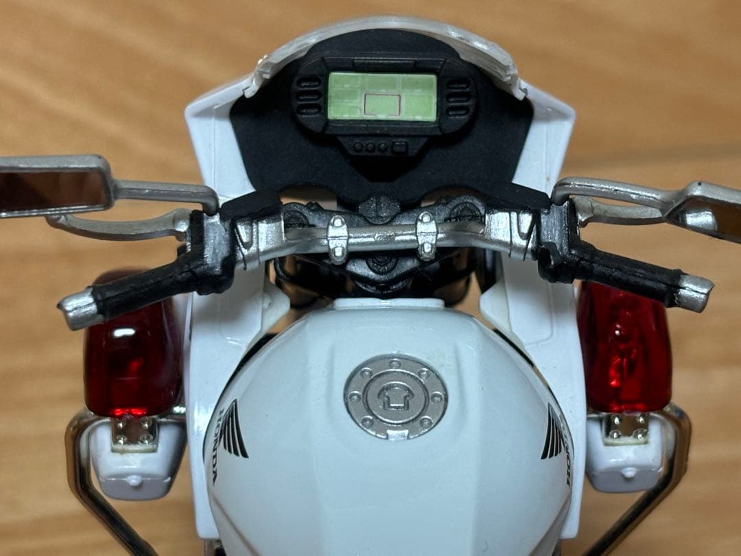 スカイネット アオシマ 1/12 ホンダ CB1300P 警視庁 白バイ 完成品