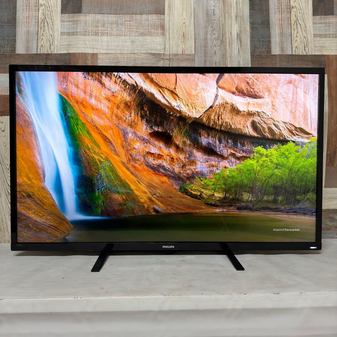 即日受渡❣️全国送料込フィリップス4K 4画面出力43型モニター 臨場