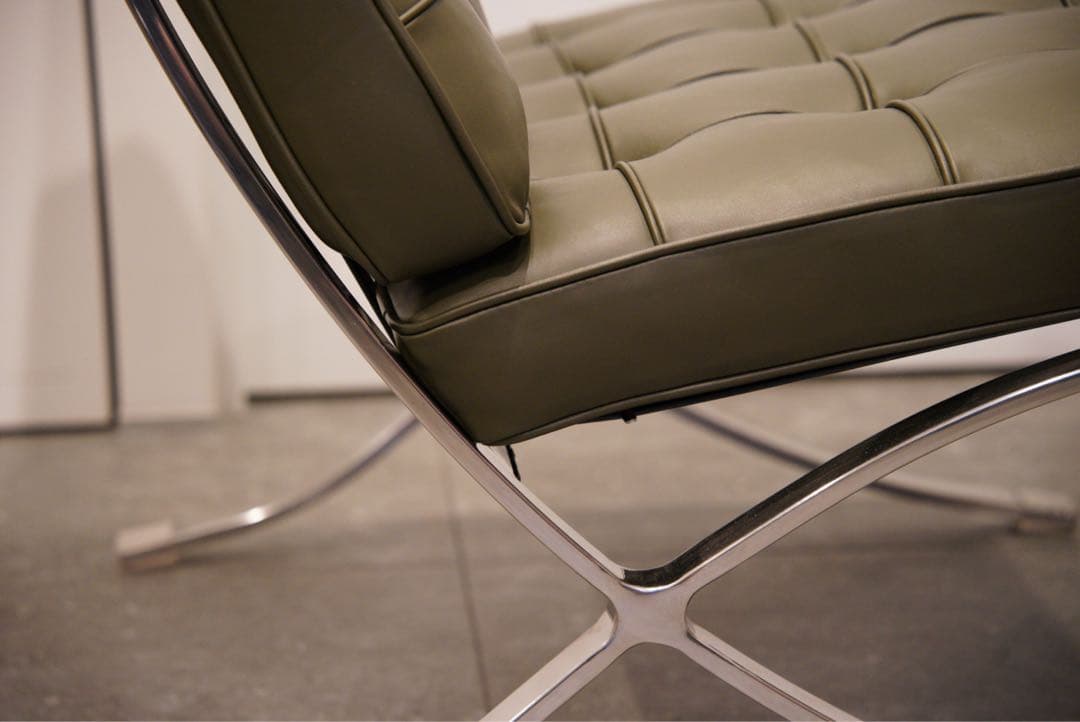 バルセロナチェア 1人掛け ソファ 本革 希少 オリーブ色 リプロダクト