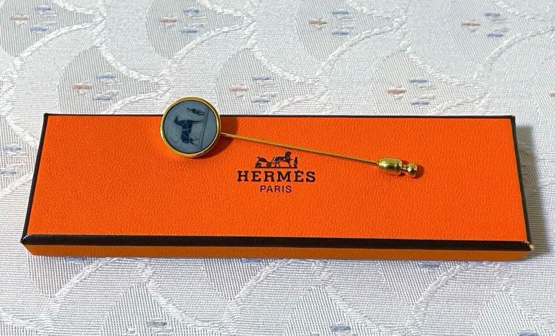 HERMES エルメス ピンブローチ コロゾ 馬柄 - メルカリ