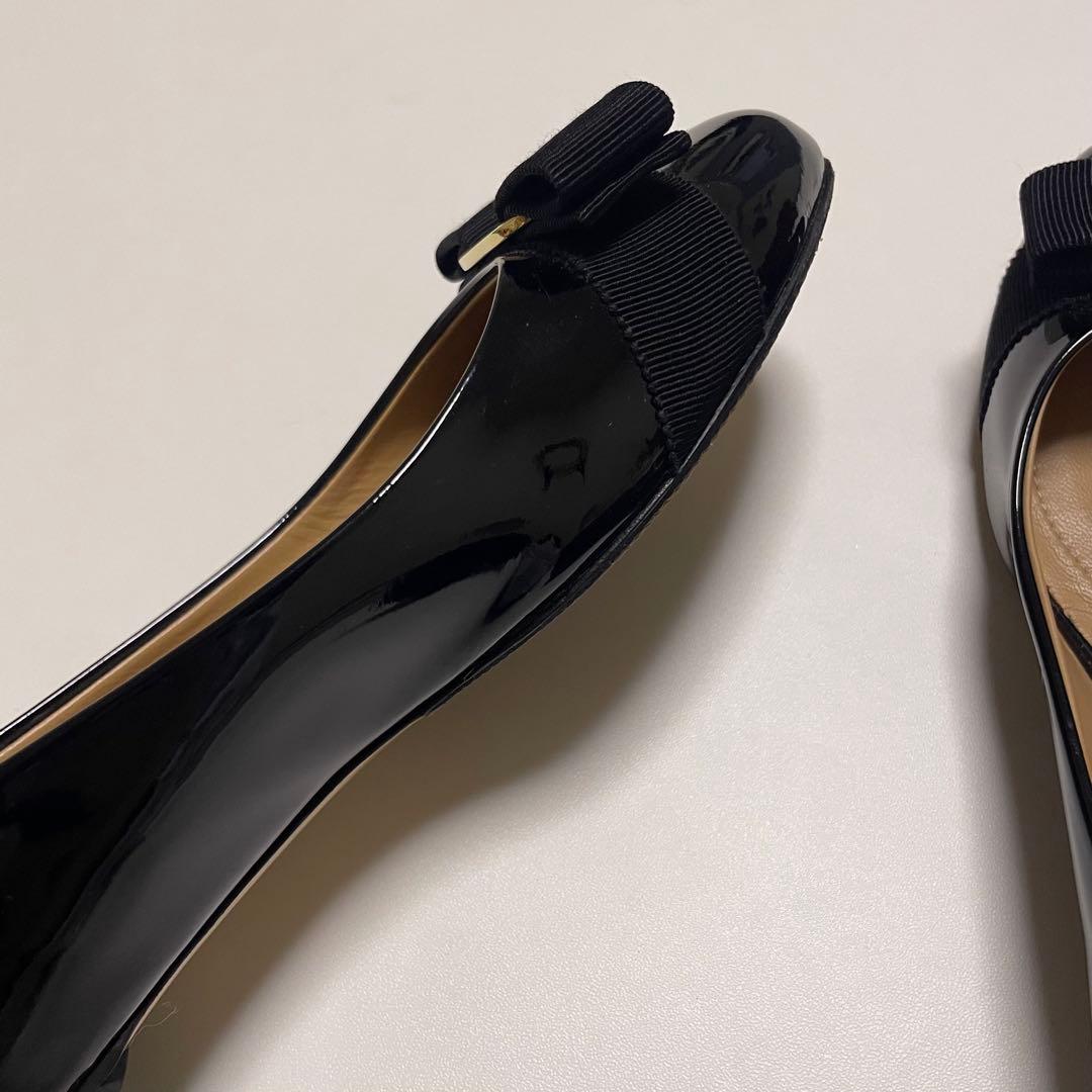 t*u様 【美品】フェラガモ ヴァリナ 23.5cm