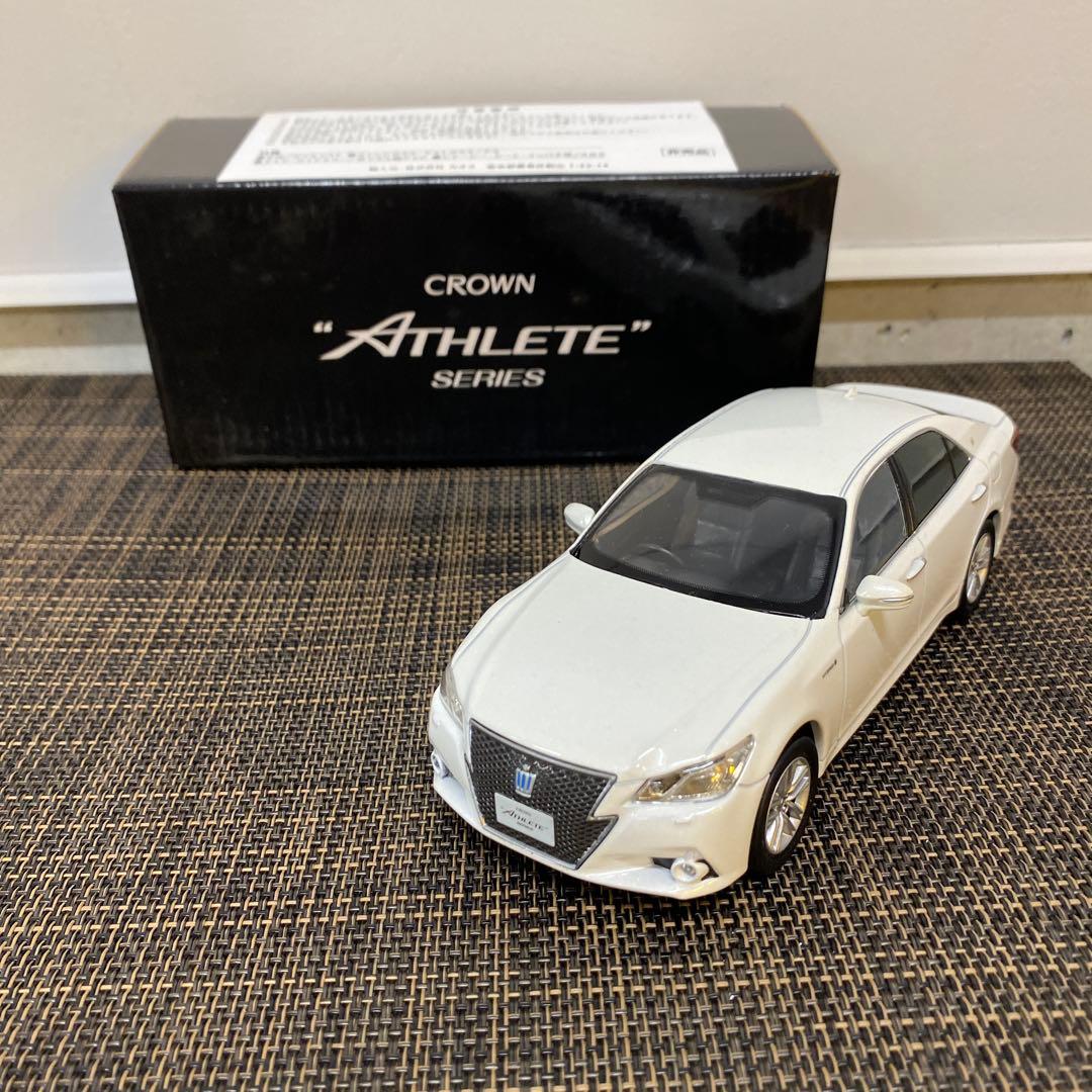 トヨタ クラウンアスリート210系 1/30非売品 ミニカー ホワイトパール