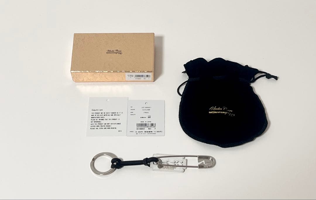 UNDERCOVER 22SS カミソリチャーム キーリング 牛革 安全ピン UNDERCOVER カミソリメタルチャームキーリング ¥24000+TAX UNDERCOVER
