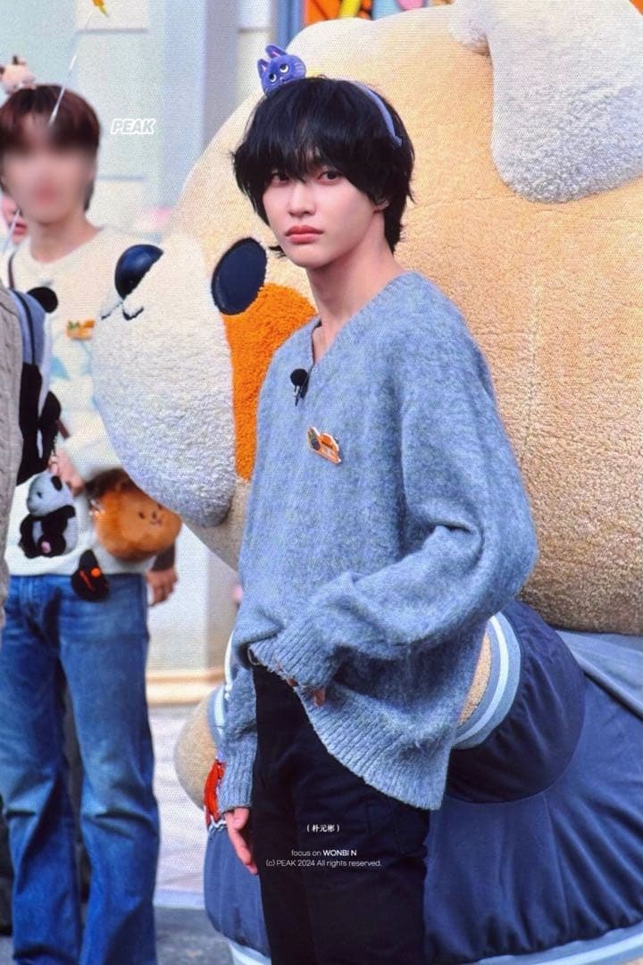 HEUTE モヘアＶネックニット　RIIZEウォンビン着用 ☆RIIZE ウォンビン 着用！！【HEUTE】HET MOHAIR V NECK KNIT