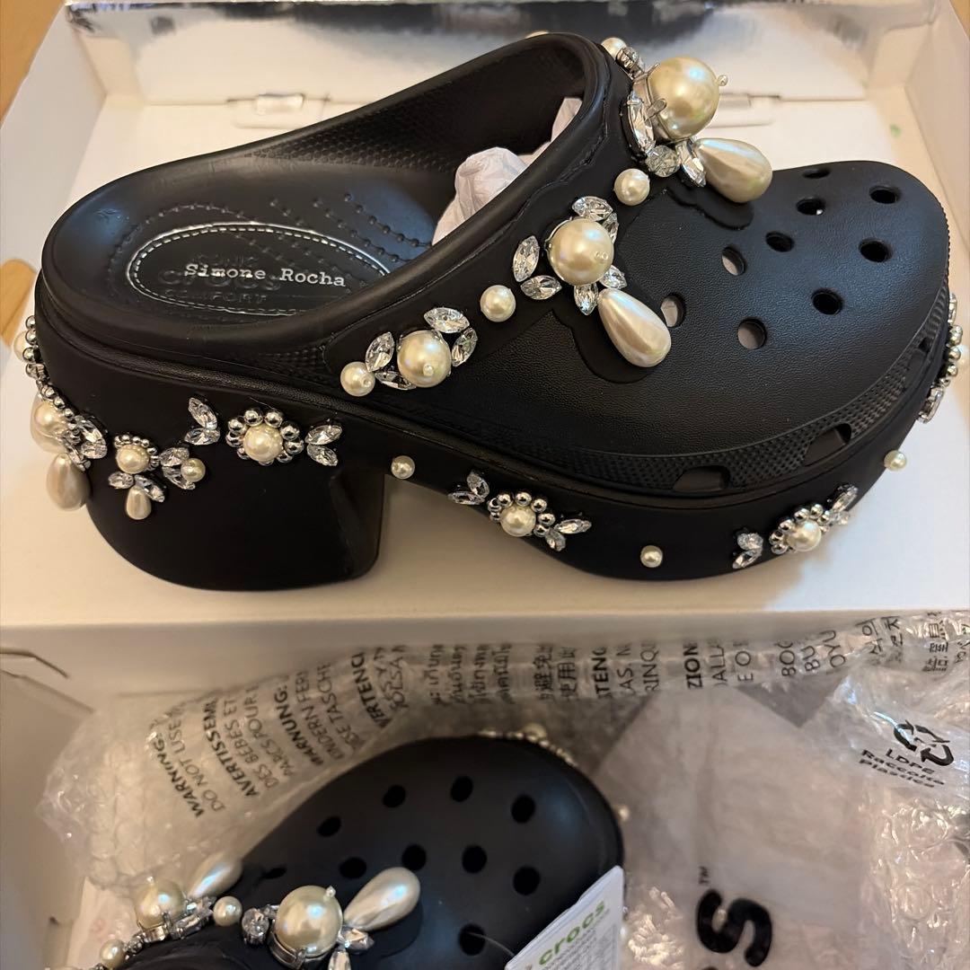 23㎝未着用】シモーネロシャ×クロックス - メルカリ