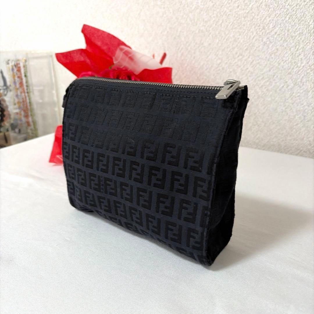 美品 FENDI フェンディ ズッキーノ ズッカ柄 ミニポーチ キャンパス
