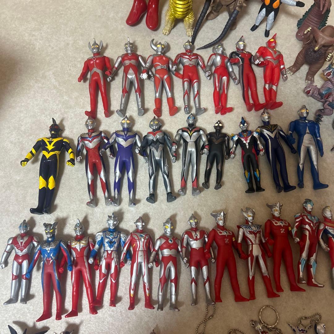 ウルトラマン ソフビ 怪獣 フィギュア まとめ売り - メルカリ