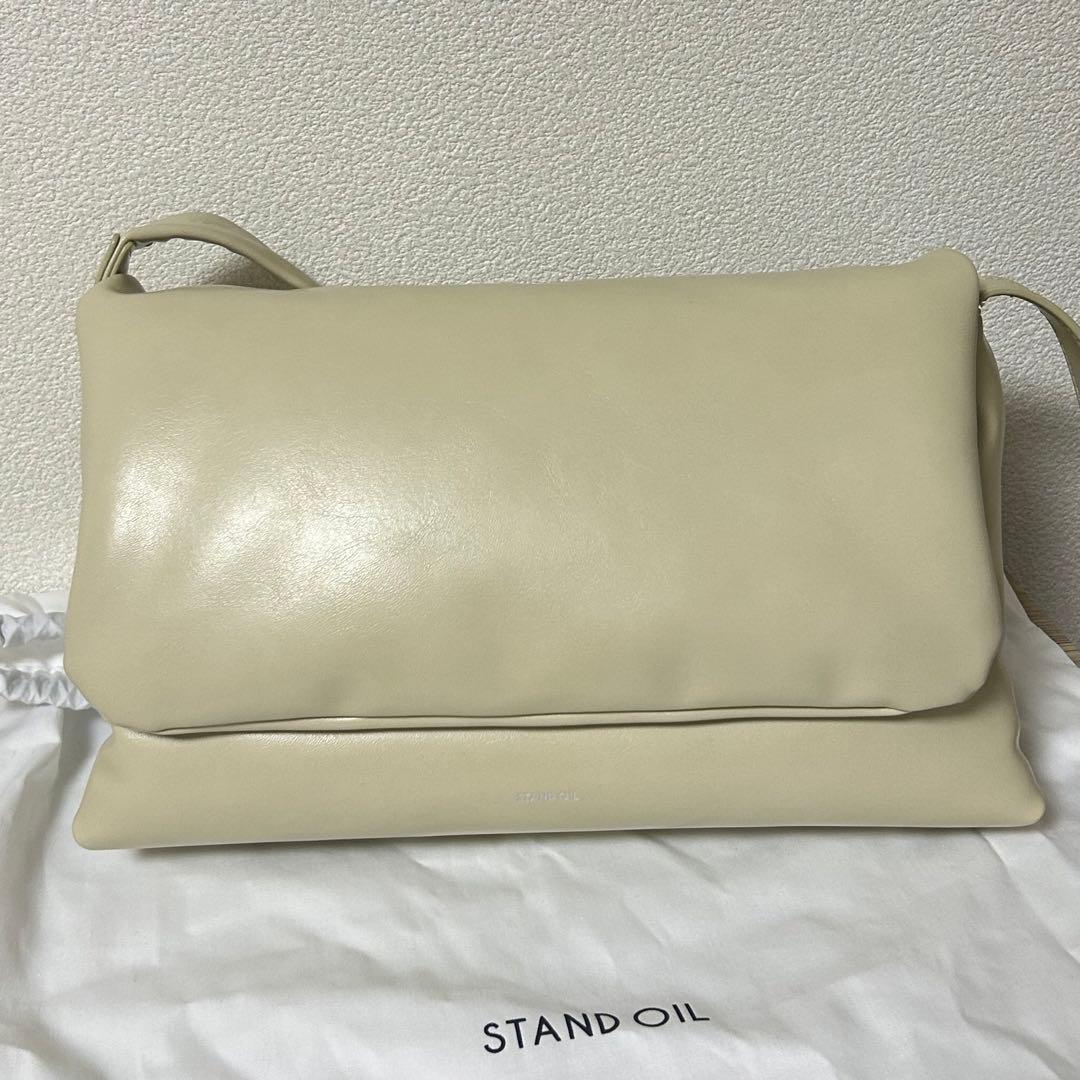 STANDOIL Fluffy Bag · フラップバッグ バニラ