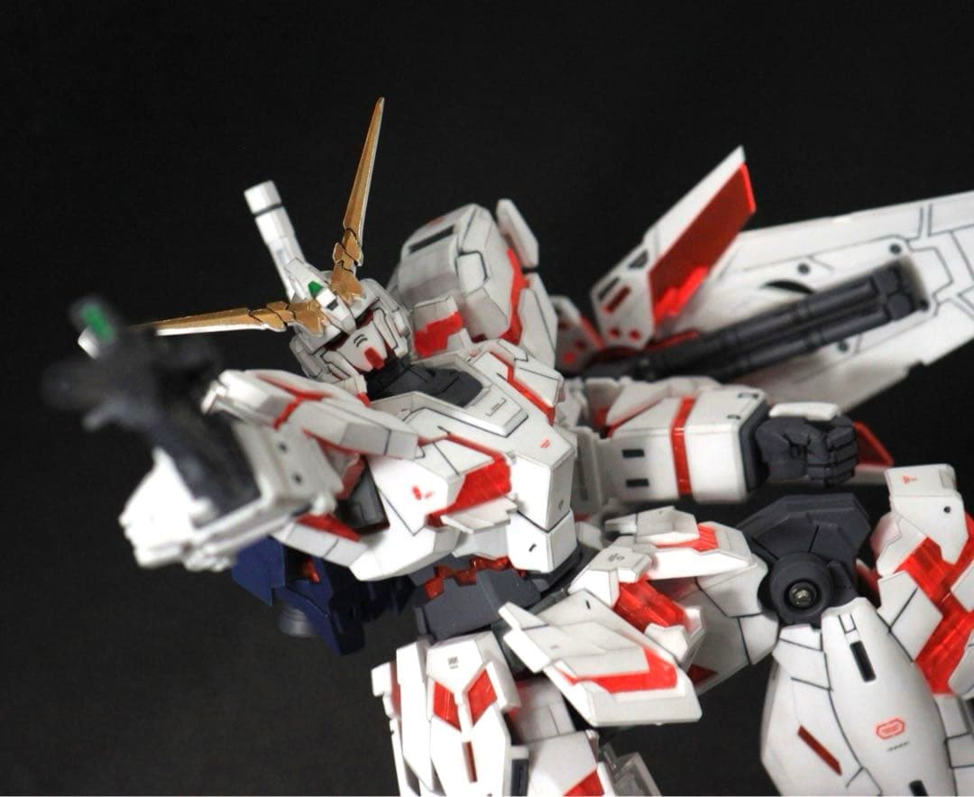 大幅値下げ】ユニコーンガンダム 完成品【Bライト・スタンド付き