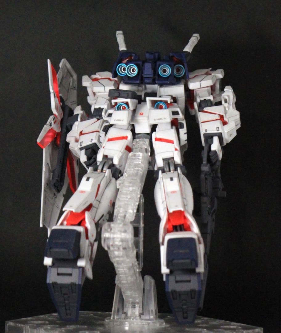 大幅値下げ】ユニコーンガンダム 完成品【Bライト・スタンド付き