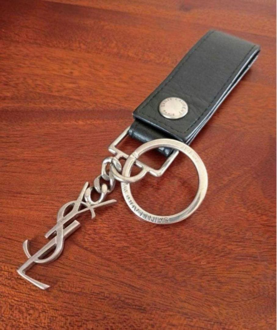 Saint Laurent キーリング 楽天市場】サンローラン キーホルダー カサンドラ キーリング YSLロゴ