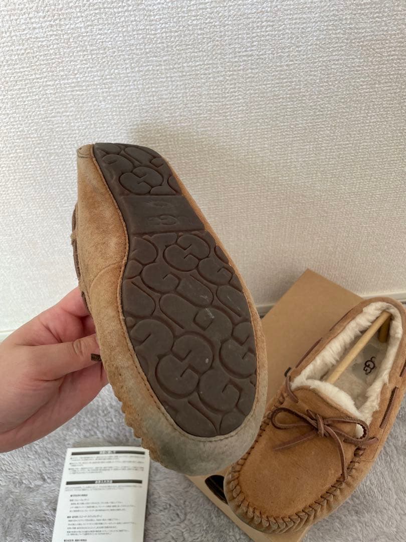 UGG ブラウン モカシン 7サイズ - メルカリ