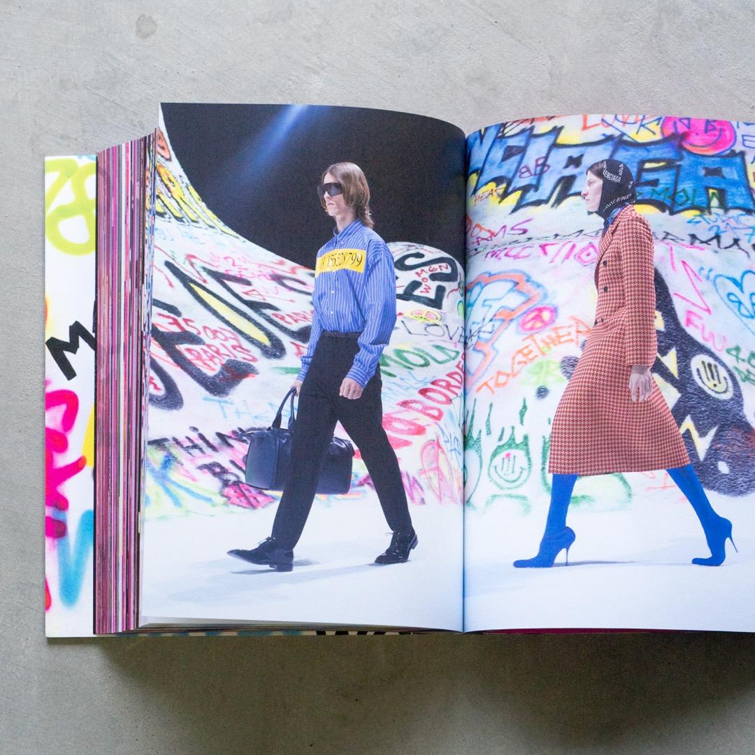 Balenciaga Winter 18 バレンシアガ デムナ 写真集 - メルカリ
