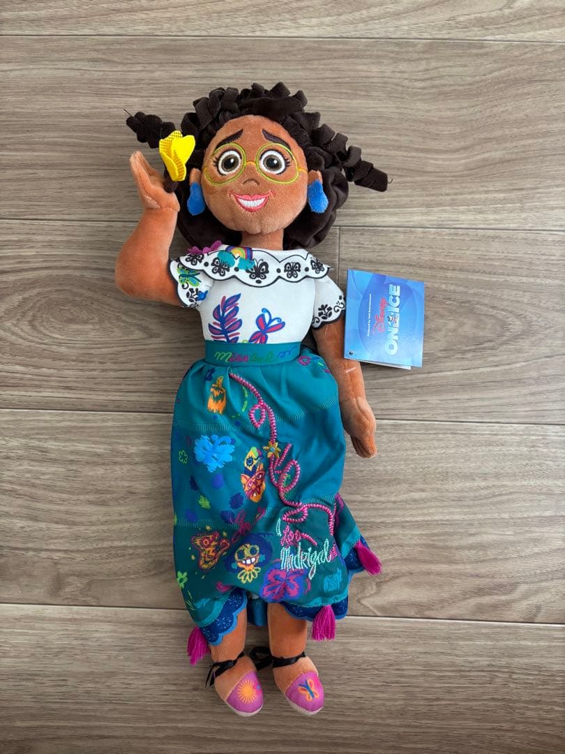 ディズニーオンアイス ミラベルと魔法だらけの家 ミラベルぬいぐるみ