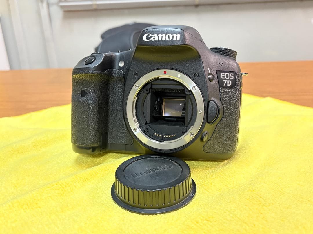 EOS 7D+EF-S18-85mm f3.5-5.6 IS USM+専用カバー