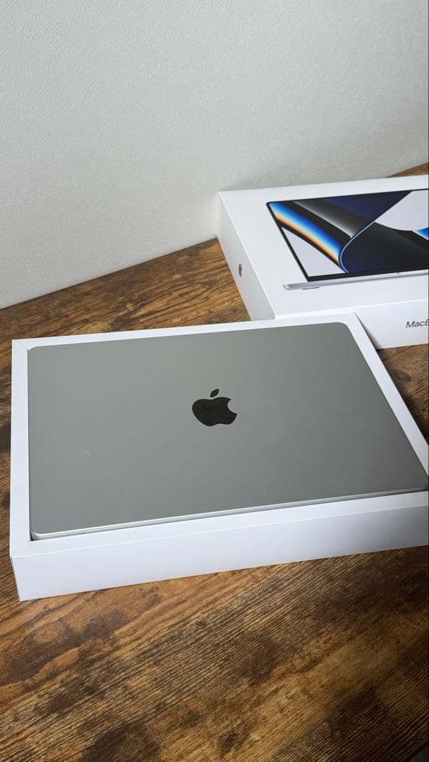 【良品】Apple MacBook Pro 14インチ M1 Pro Amazon.com: Apple MacBook Pro 2021 with Apple M1 Pro chip (14-inch